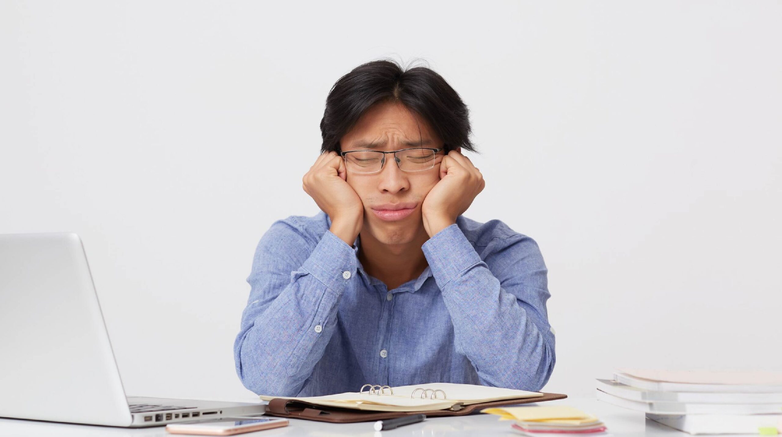 Are you over working? Here is the 10 signs that indicate you are over fatigue